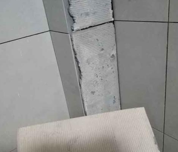 沿滩瓷砖空鼓维修公司分享下厨房瓷砖脱落的补救措施。